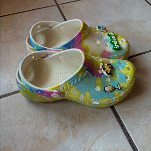 Crocs Platform Clogs - Picture 2 of 5